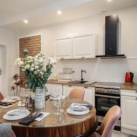 Aparthotel The Townhouse By Loft Affair
